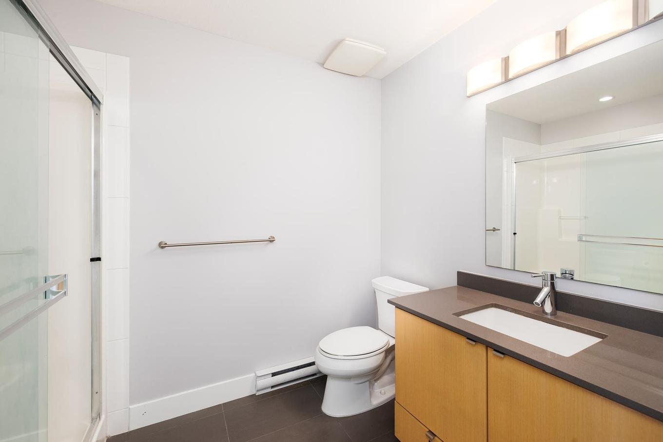 121-735 15Th Street W, North Vancouver, BC