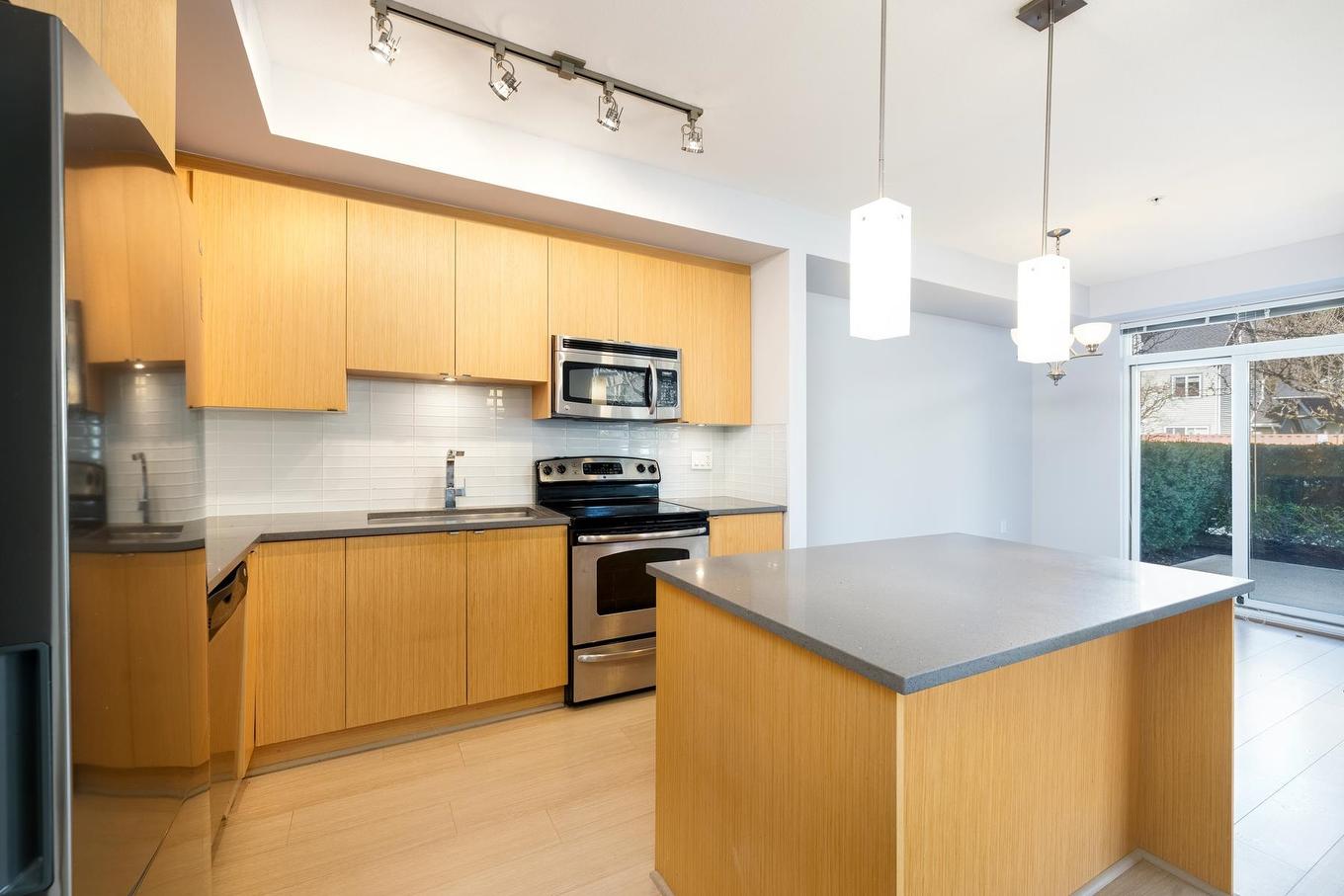 121-735 15Th Street W, North Vancouver, BC