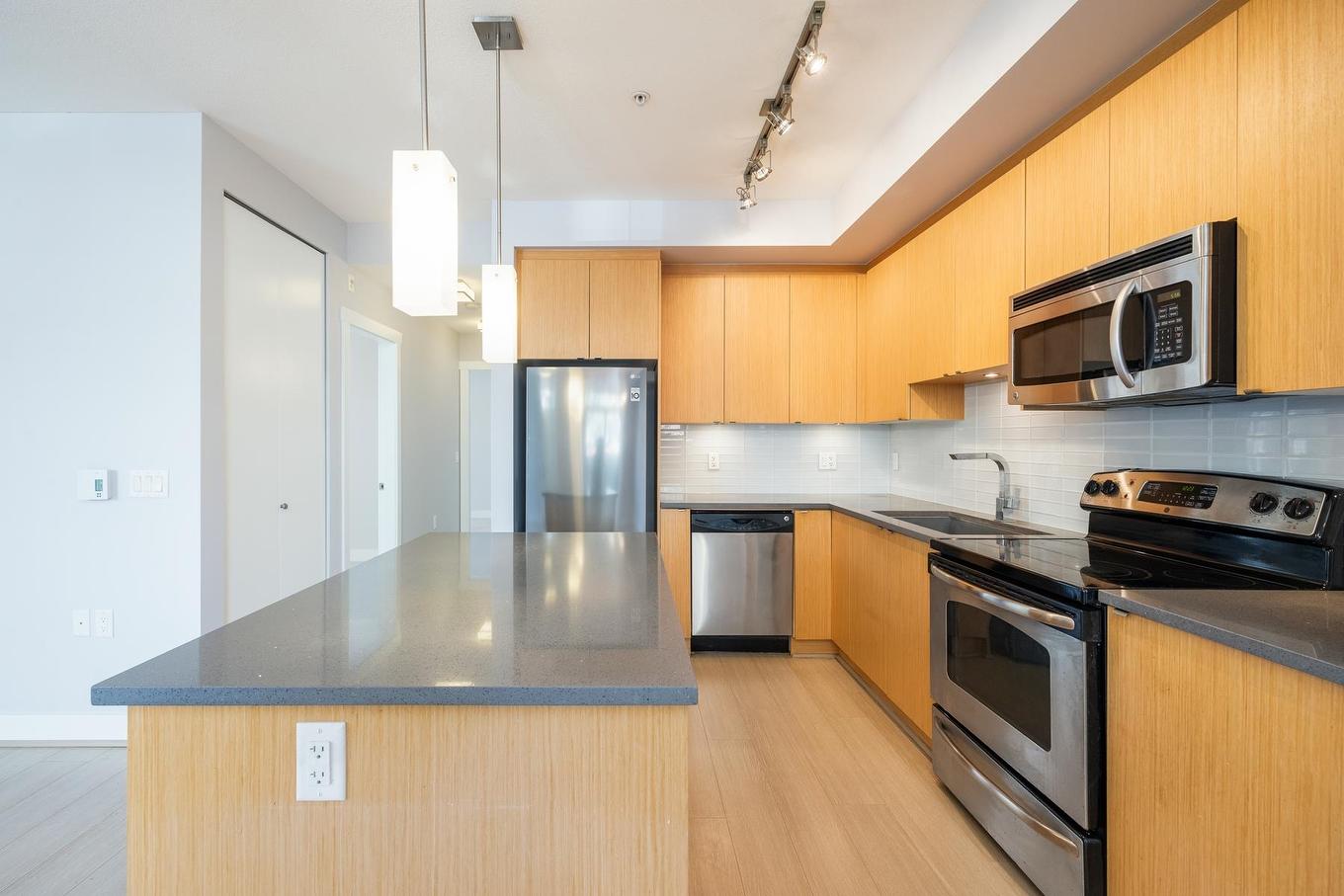 121-735 15Th Street W, North Vancouver, BC