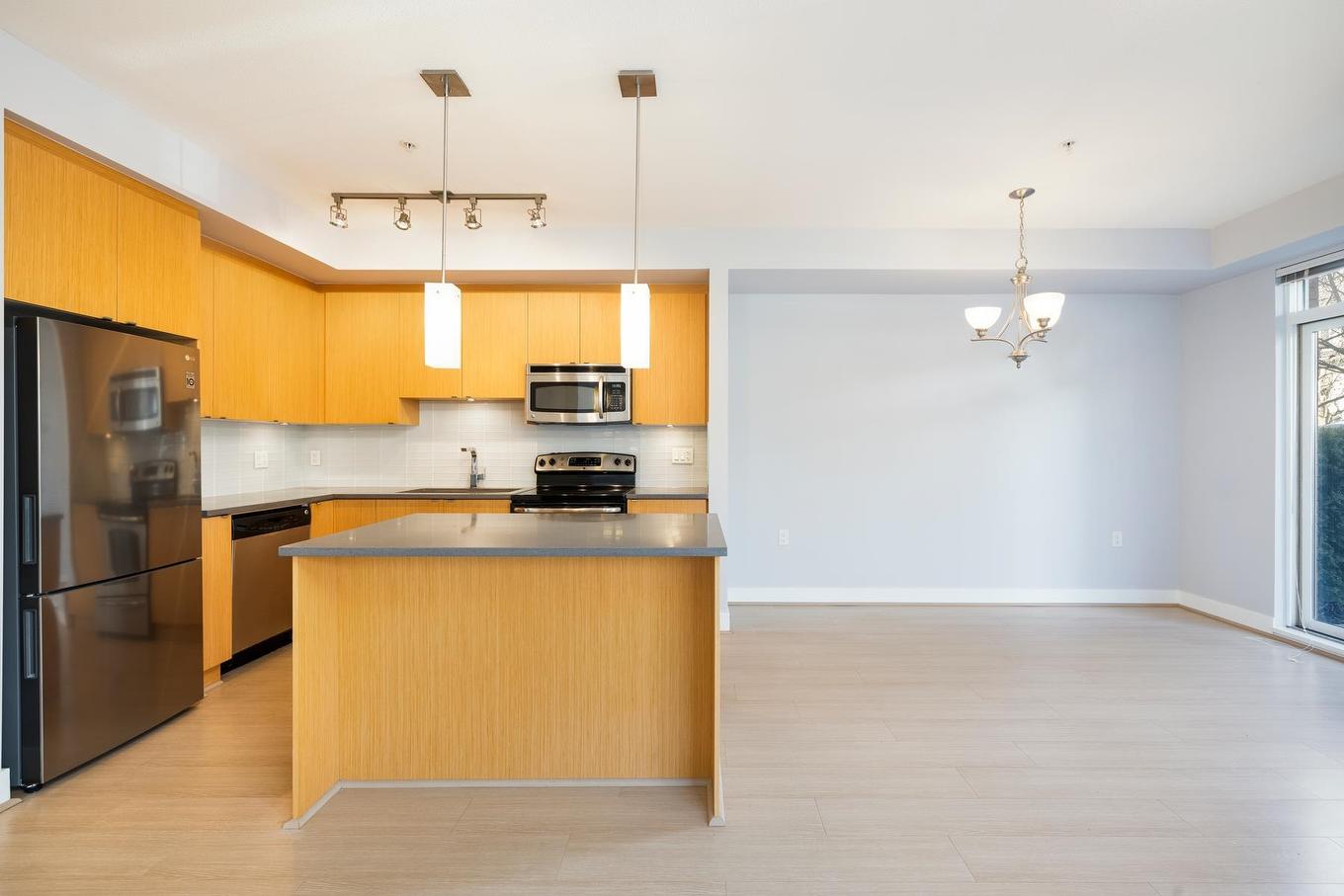 121-735 15Th Street W, North Vancouver, BC