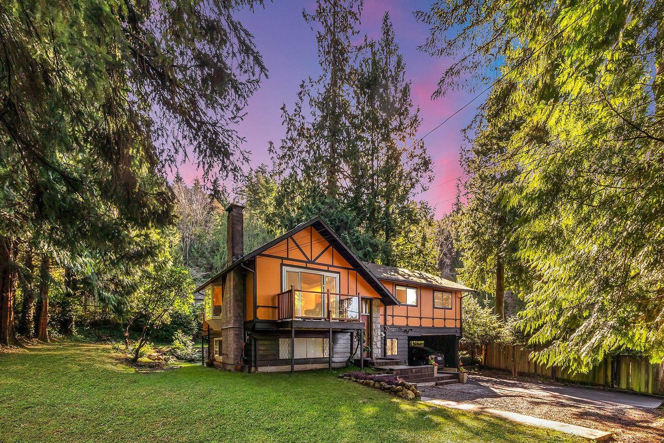 5325 Marine Drive, West Vancouver, BC