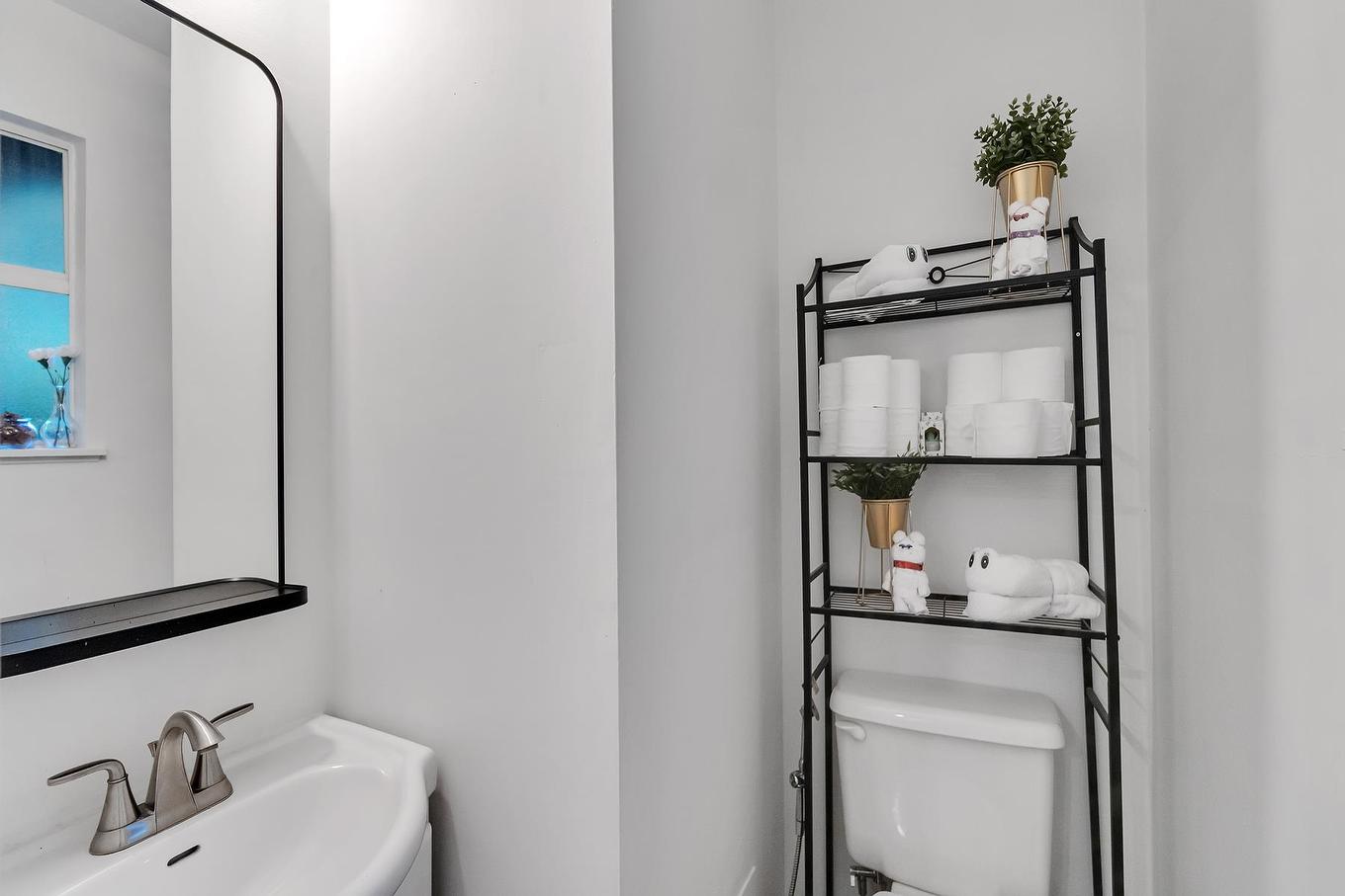 5325 Marine Drive, West Vancouver, BC