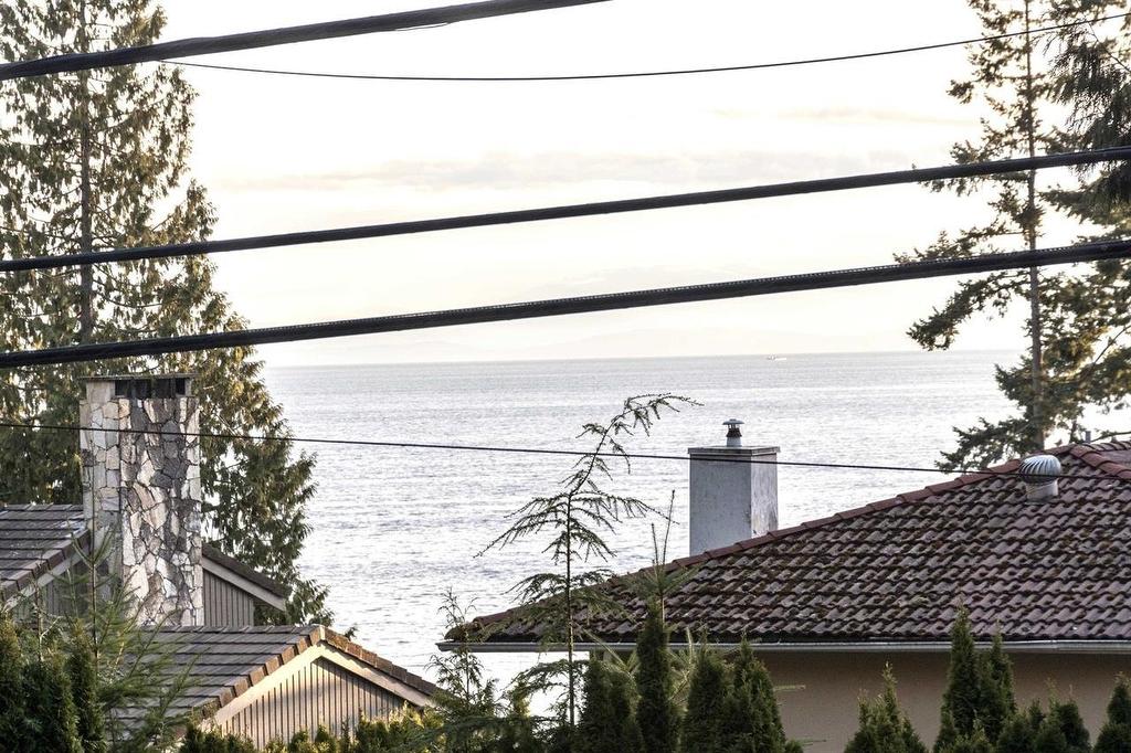 5325 Marine Drive, West Vancouver, BC