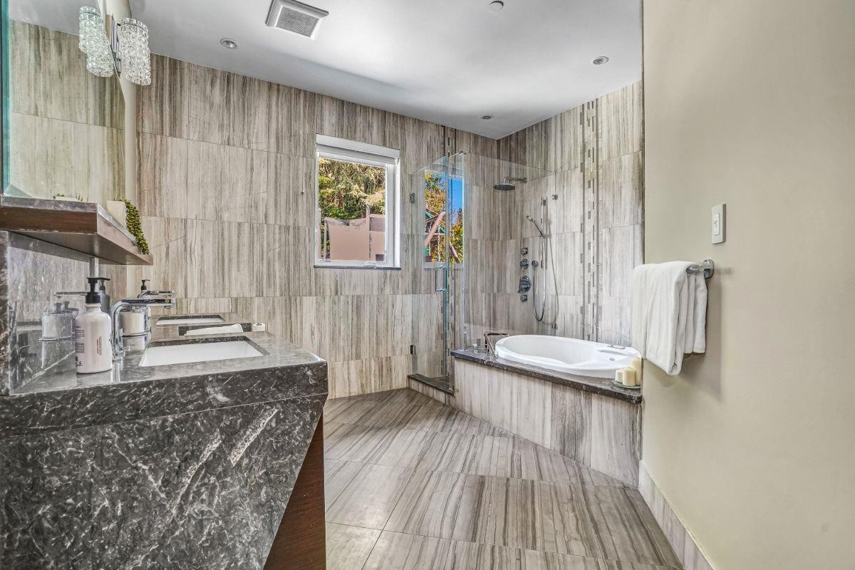 1365 Cammeray Road, West Vancouver, BC