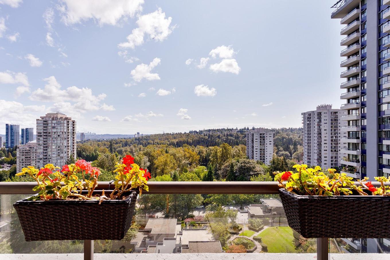 1504-3970 Carrigan Court, Burnaby, BC