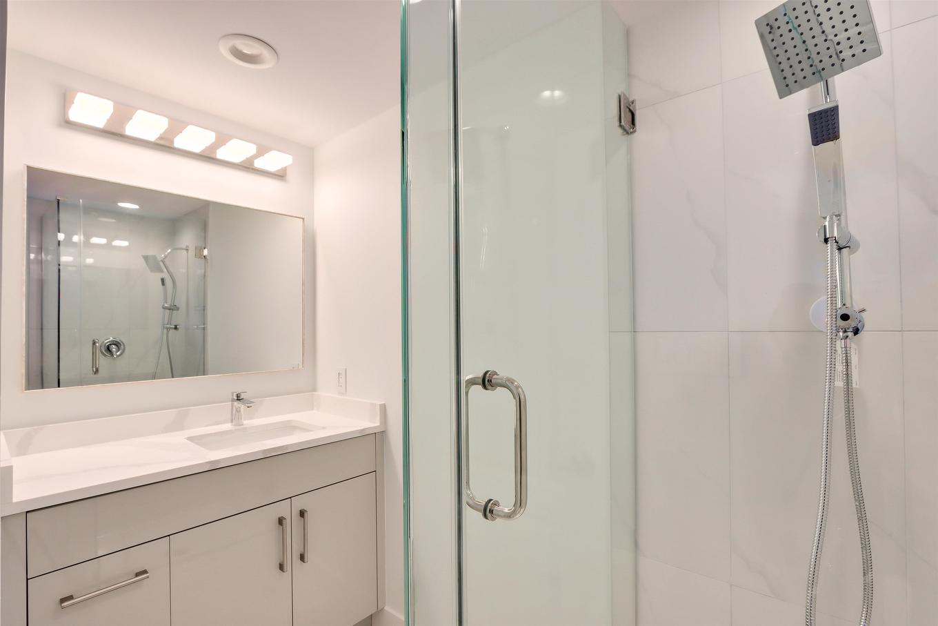 1203-140 14Th Street E, North Vancouver, BC