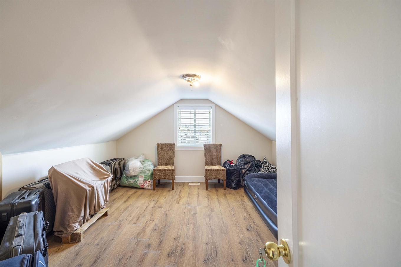 7535 Burgess Street, Burnaby, BC