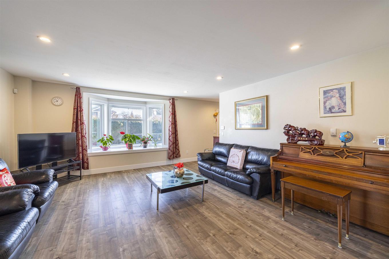 7535 Burgess Street, Burnaby, BC