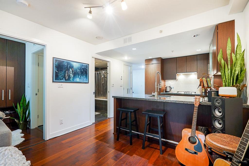 210-1055 Richards Street, Vancouver, BC