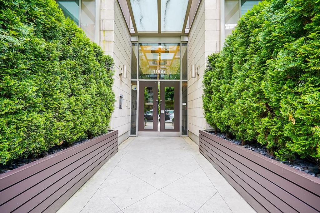 210-1055 Richards Street, Vancouver, BC