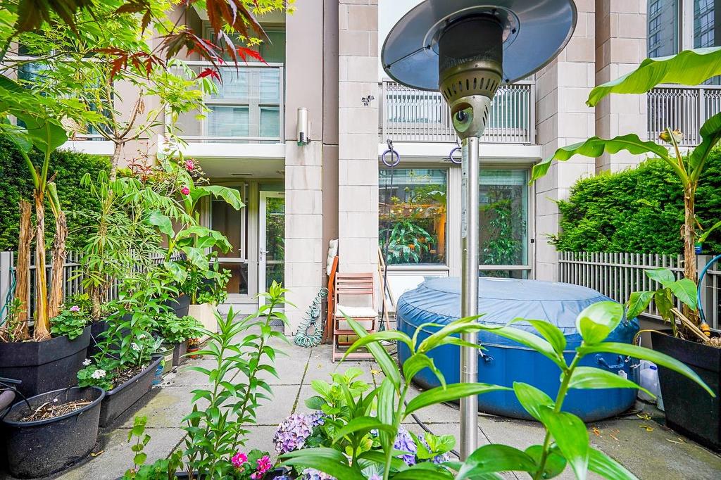 210-1055 Richards Street, Vancouver, BC