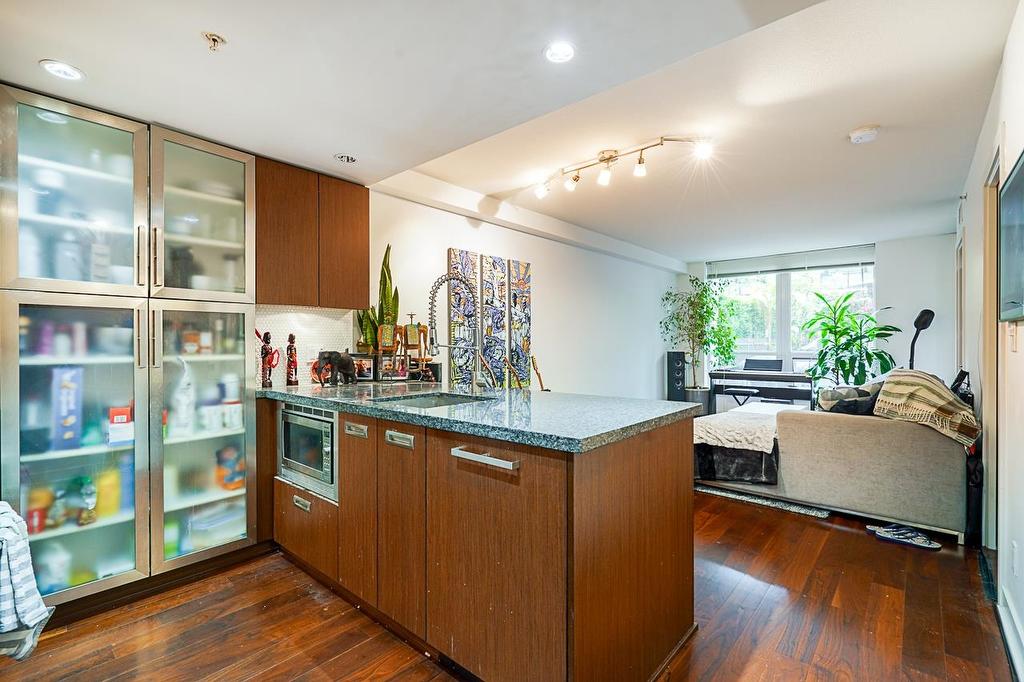 210-1055 Richards Street, Vancouver, BC