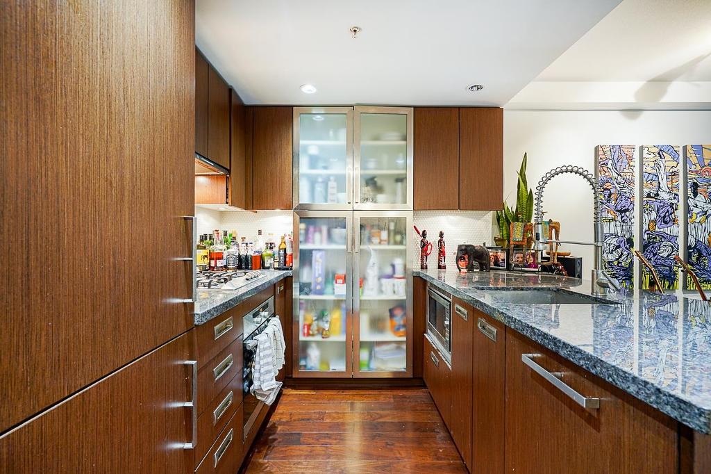 210-1055 Richards Street, Vancouver, BC