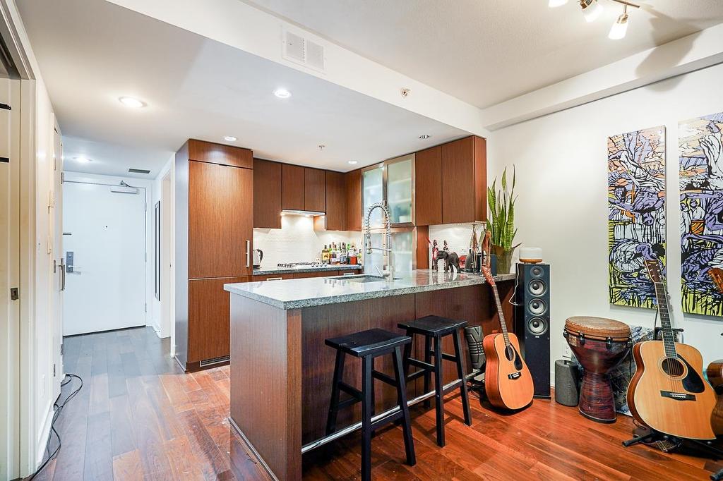 210-1055 Richards Street, Vancouver, BC