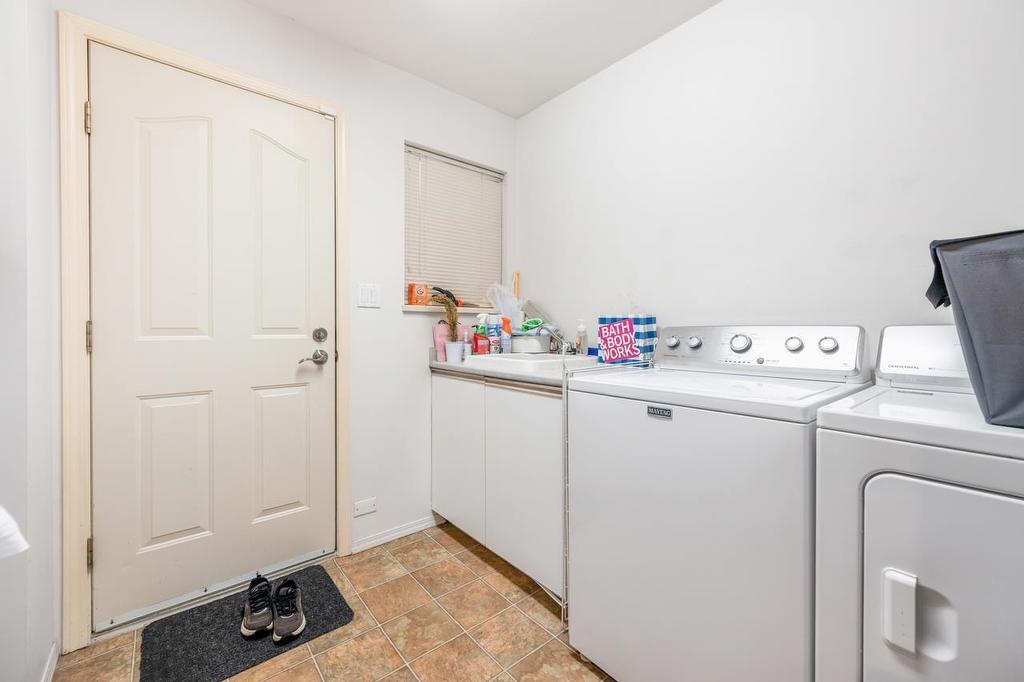 2902 Paul Lake Court, Coquitlam, BC