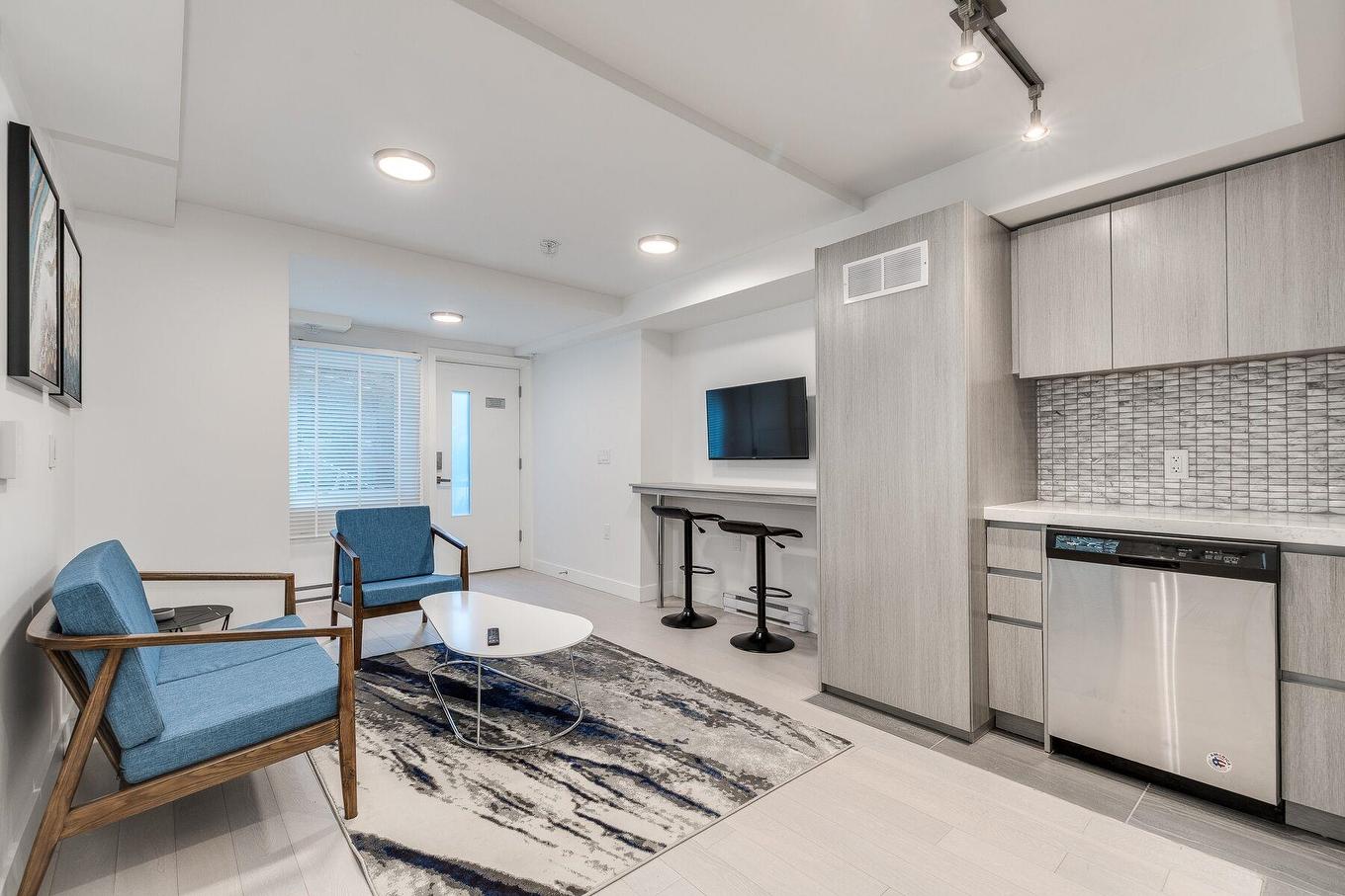 1433 Haro Street, Vancouver, BC