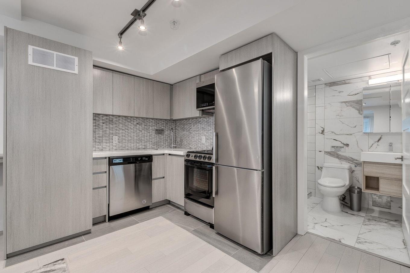 1433 Haro Street, Vancouver, BC