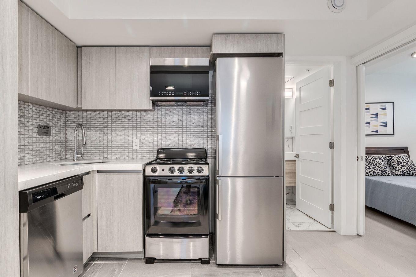 1433 Haro Street, Vancouver, BC