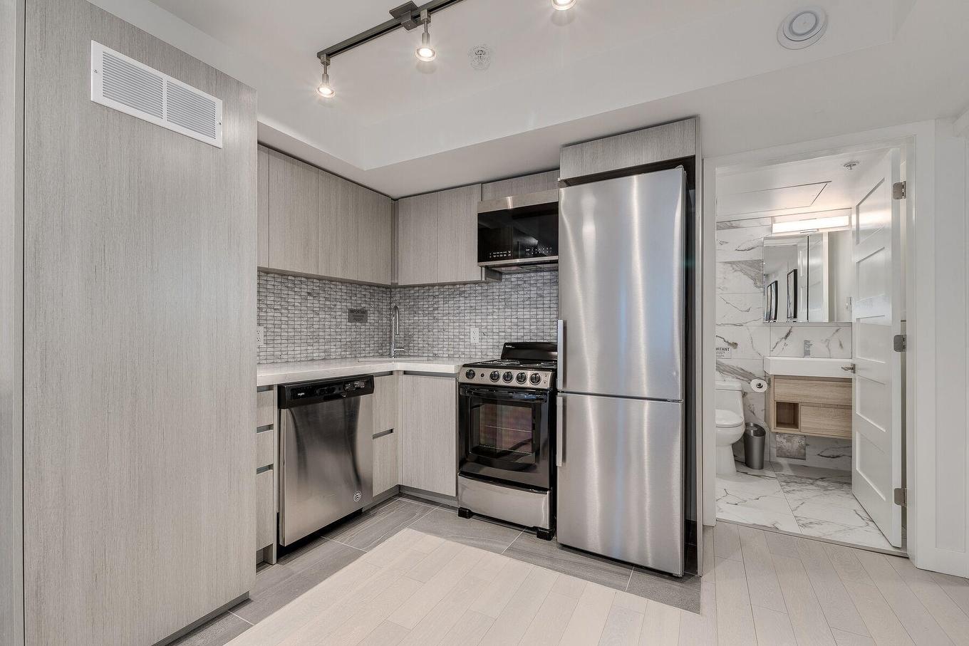 1433 Haro Street, Vancouver, BC