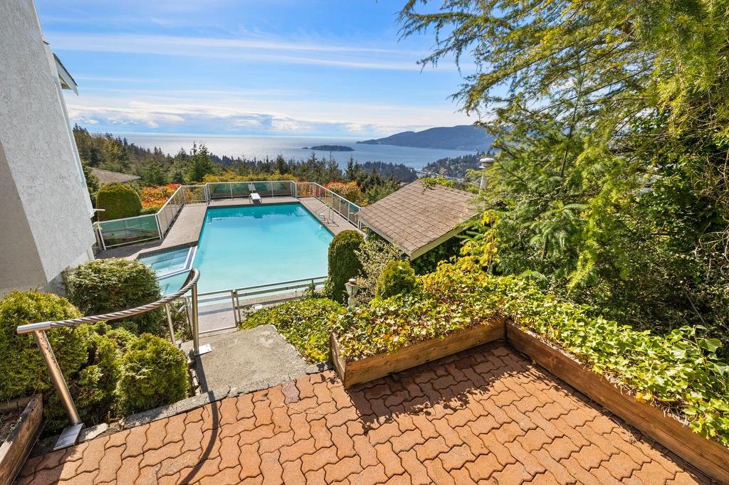 4791 Westwood Place, West Vancouver, BC