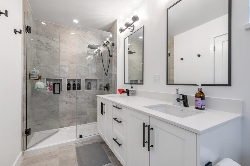 108-707 Robinson Street, Coquitlam, BC