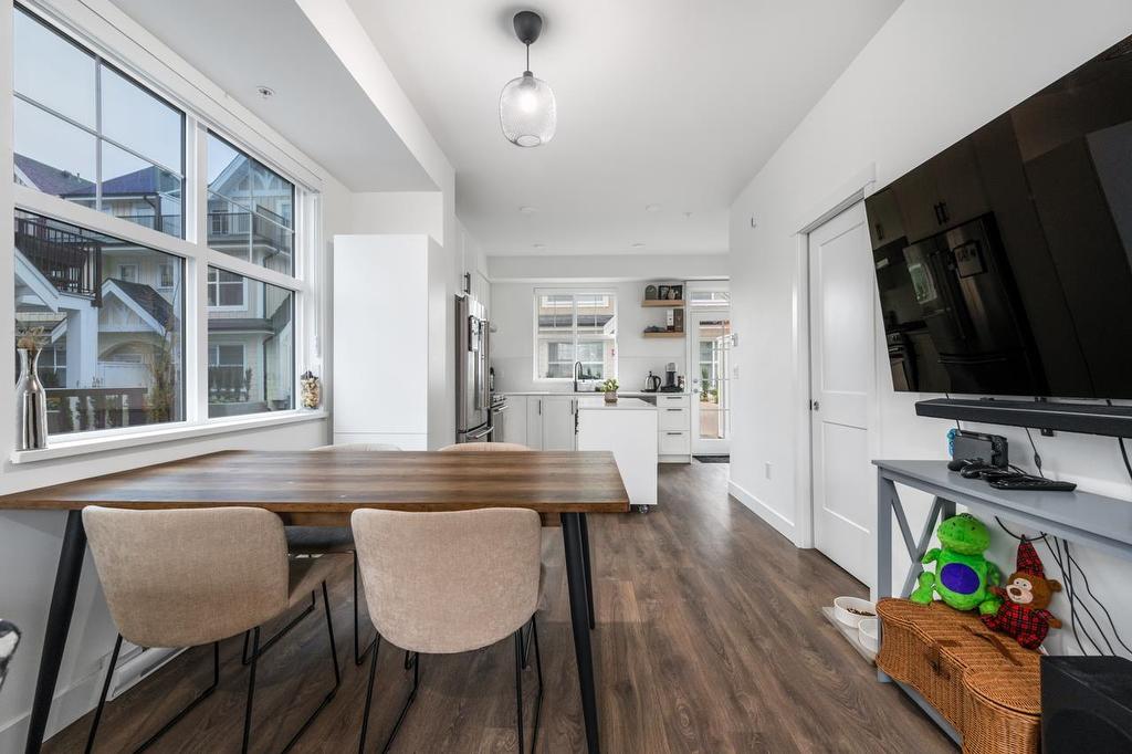 108-707 Robinson Street, Coquitlam, BC