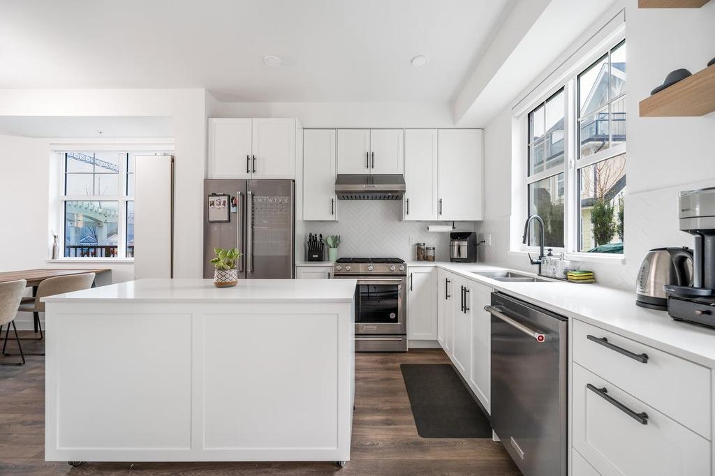 108-707 Robinson Street, Coquitlam, BC