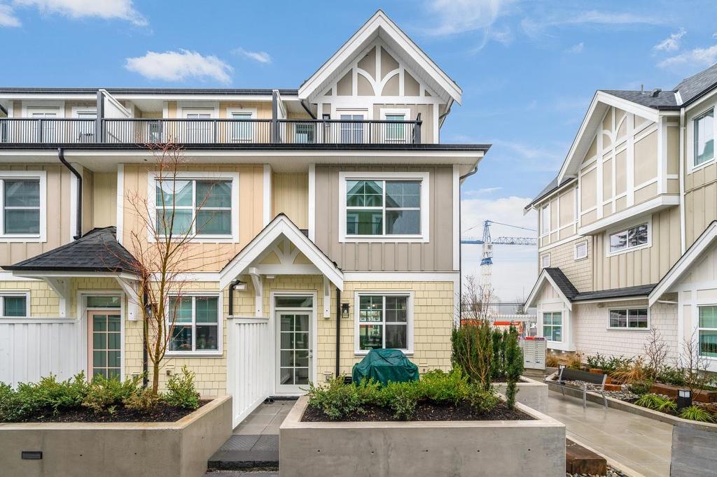 108-707 Robinson Street, Coquitlam, BC