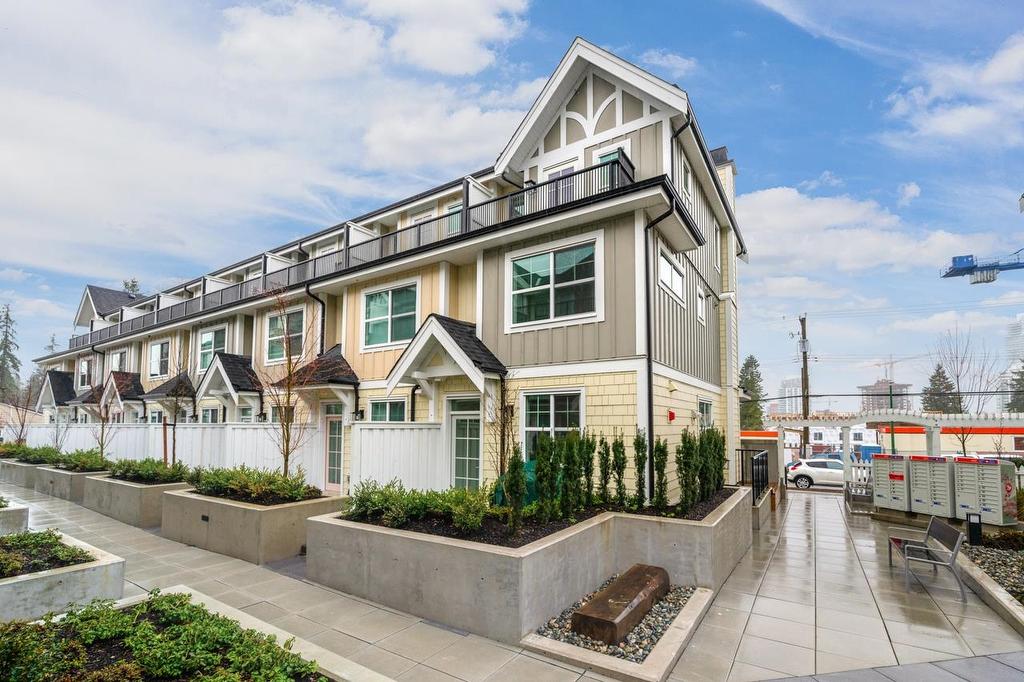 108-707 Robinson Street, Coquitlam, BC