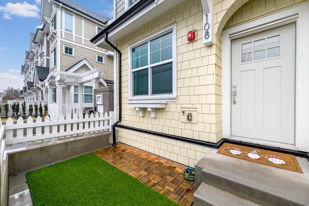 108-707 Robinson Street, Coquitlam, BC