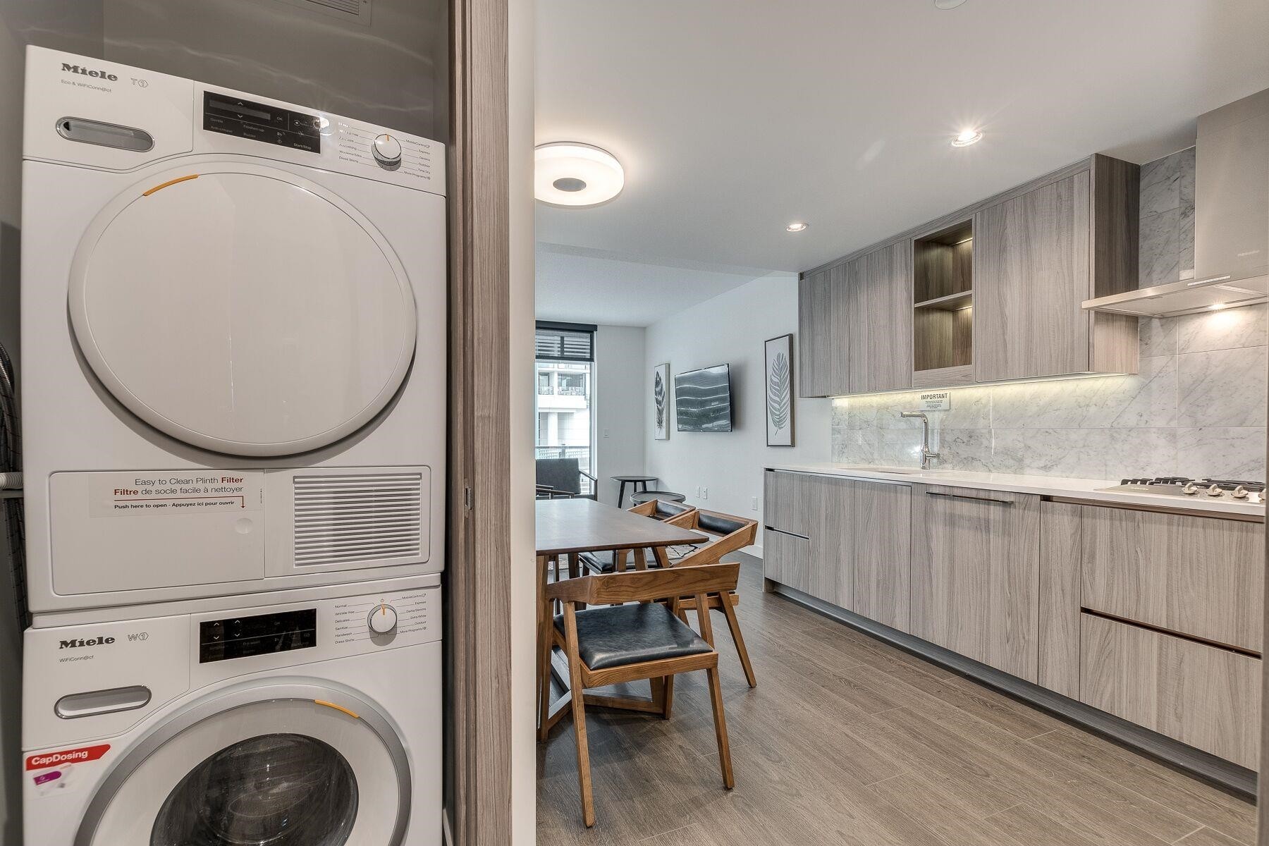 210-89 Nelson, Vancouver, BC