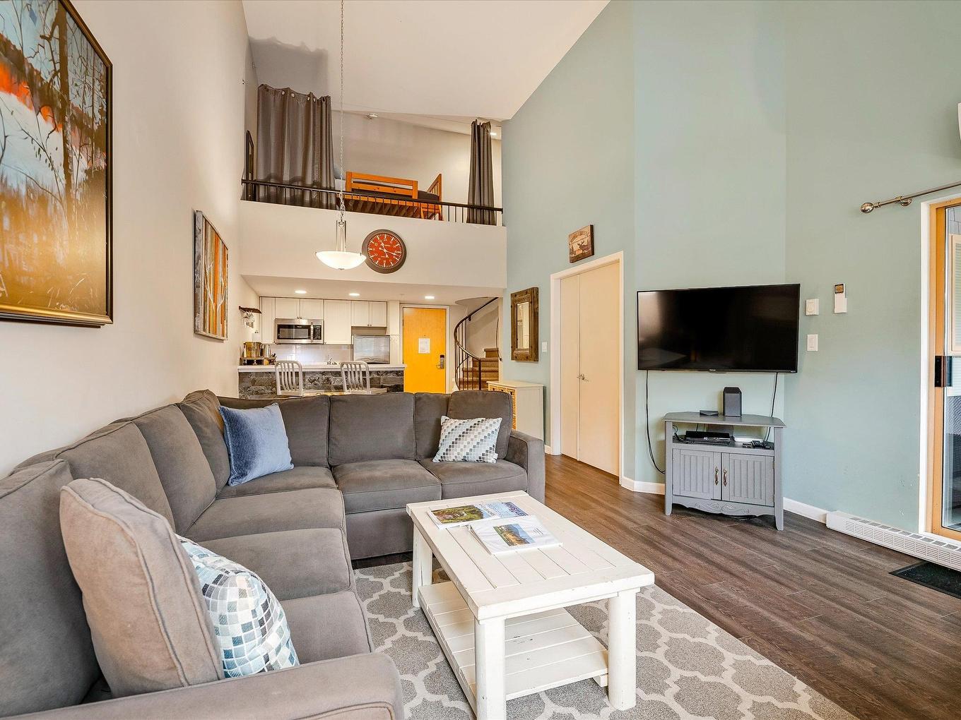 323-4338 Main Street, Whistler, BC