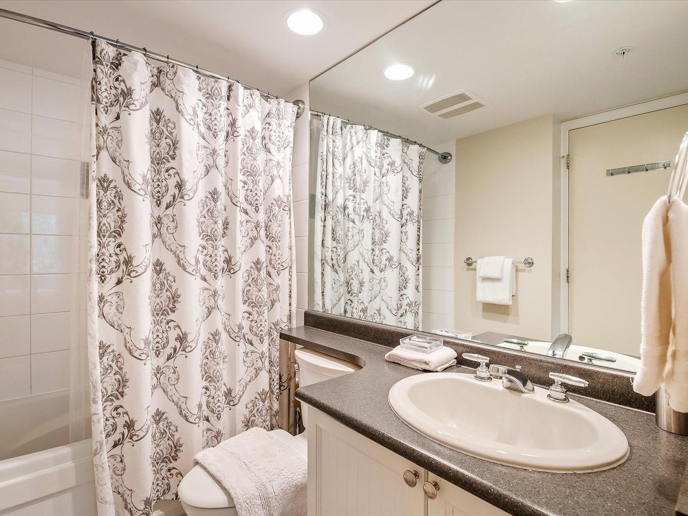 323-4338 Main Street, Whistler, BC