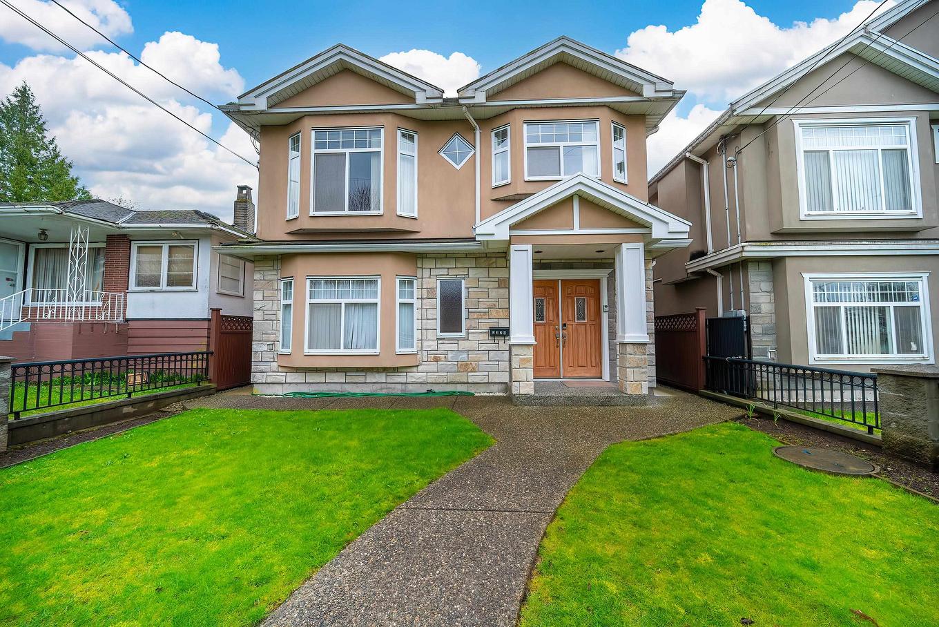 3320 43Rd Avenue E, Vancouver, BC