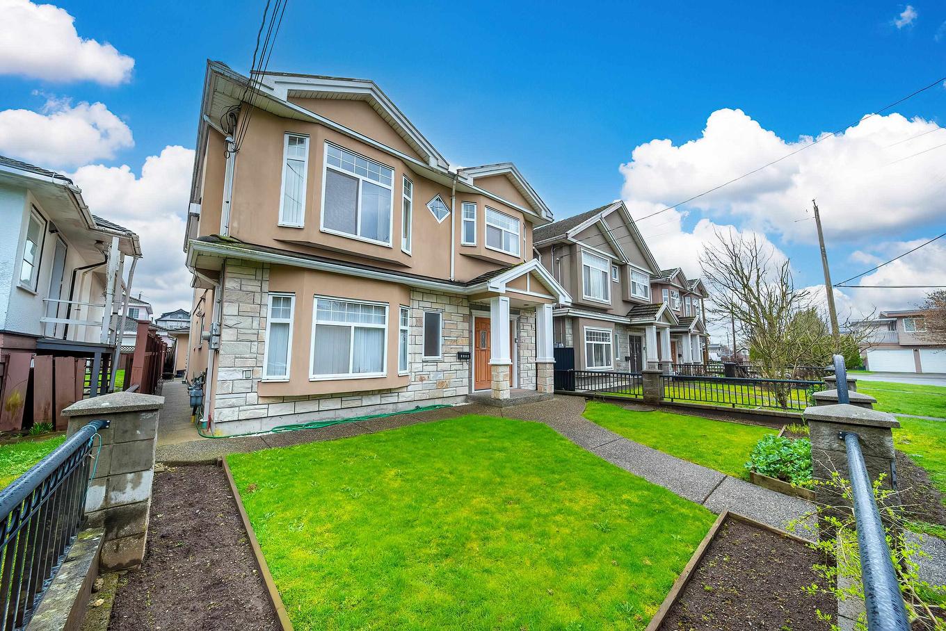 3320 43Rd Avenue E, Vancouver, BC