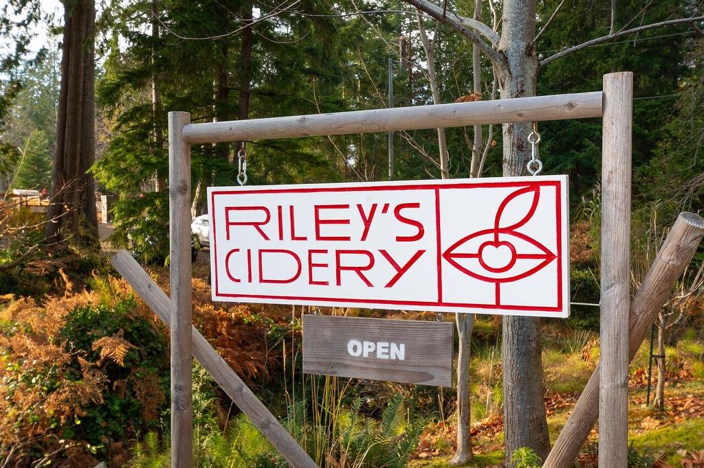 620 Laura Road, Bowen Island, BC