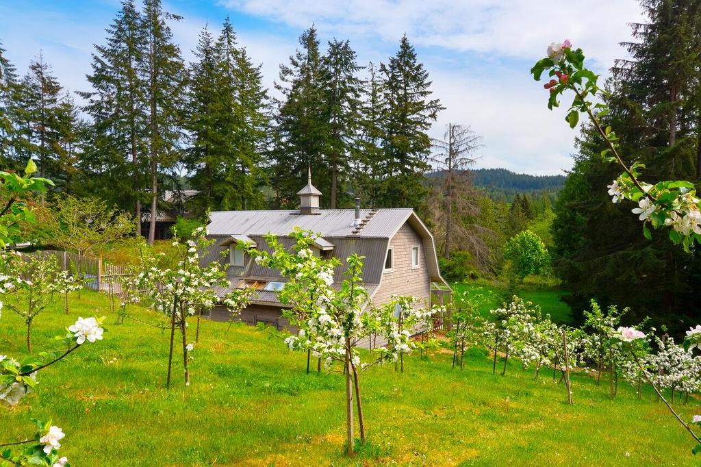 620 Laura Road, Bowen Island, BC