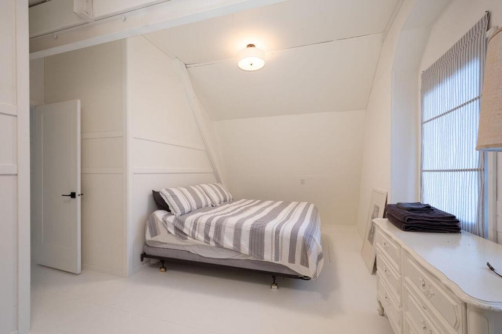 620 Laura Road, Bowen Island, BC