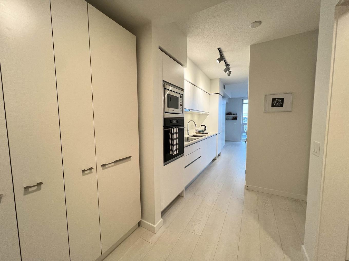 809-180 2Nd Avenue E, Vancouver, BC