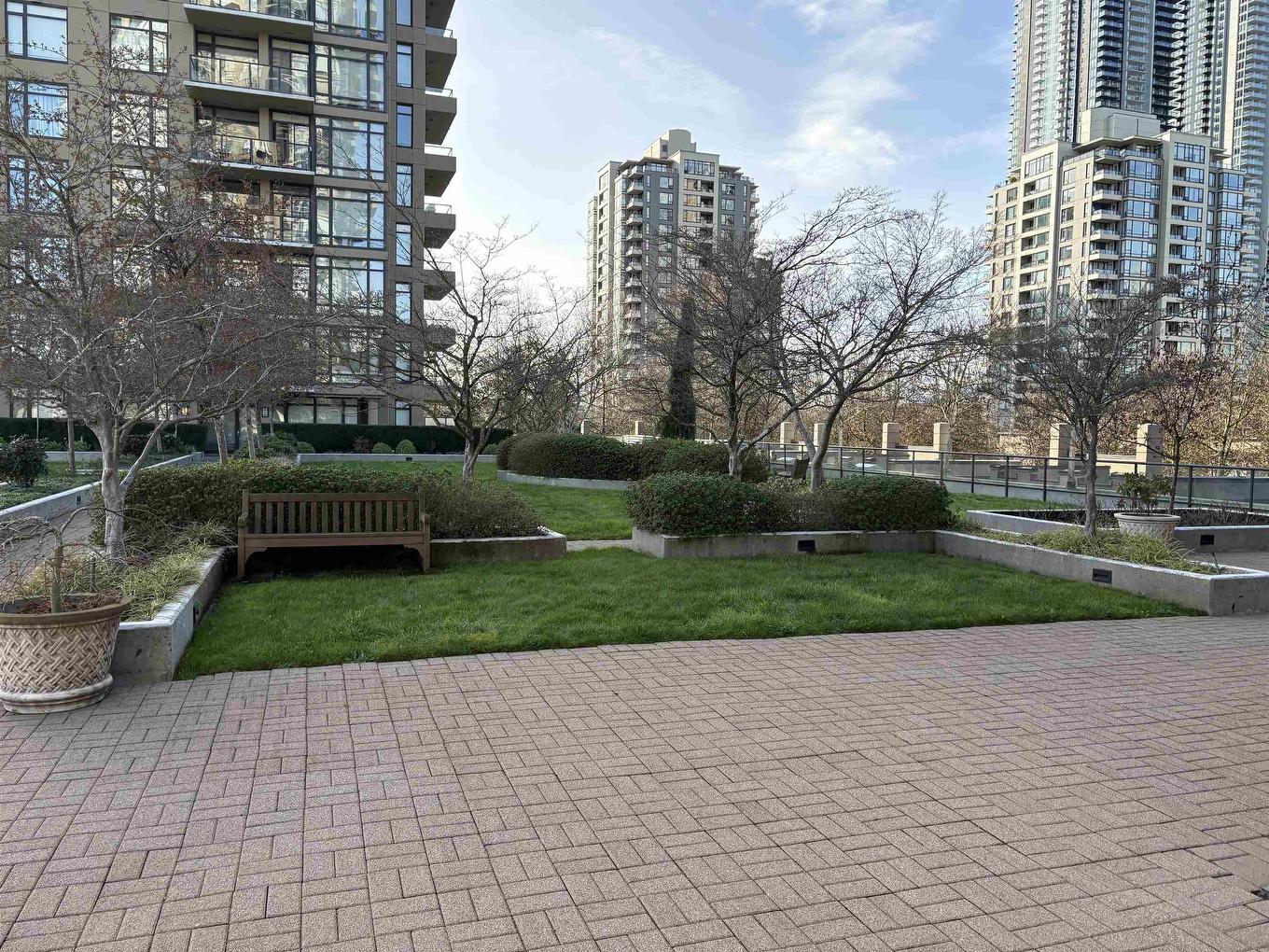 2003-4250 Dawson Street, Burnaby, BC