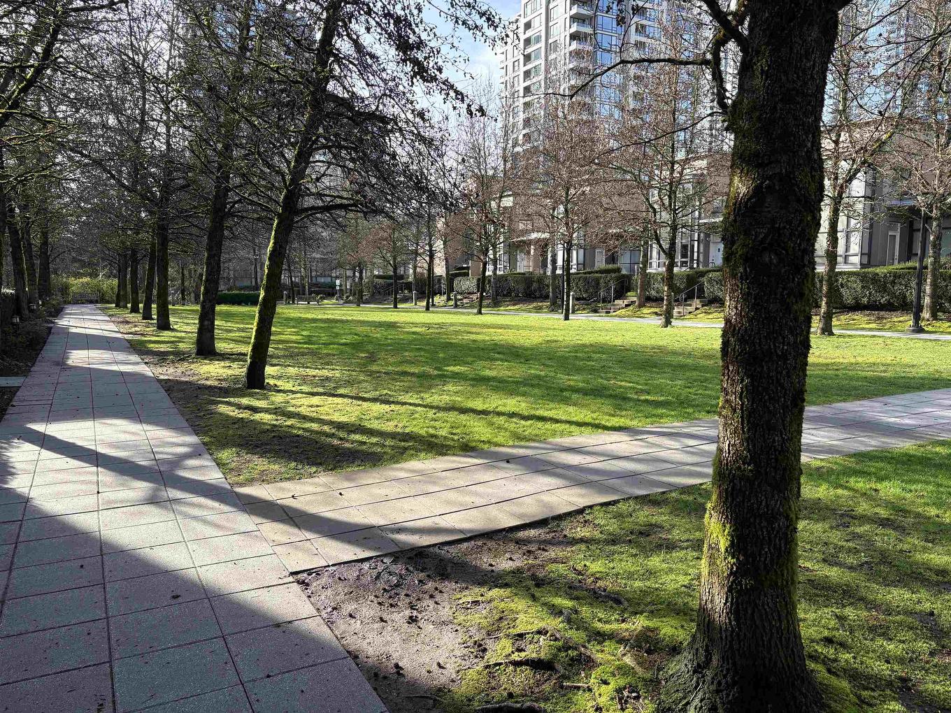 2003-4250 Dawson Street, Burnaby, BC