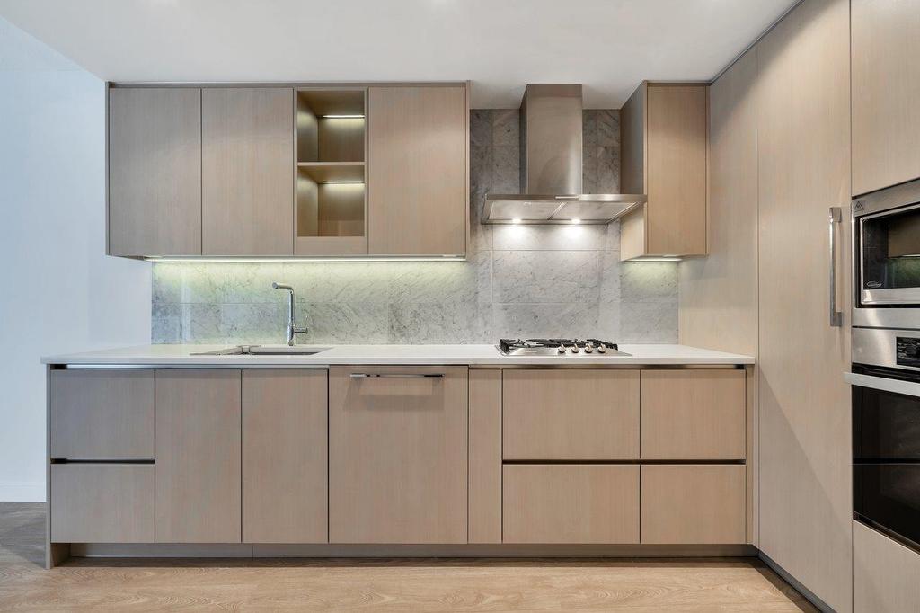 612-89 Nelson Street, Vancouver, BC