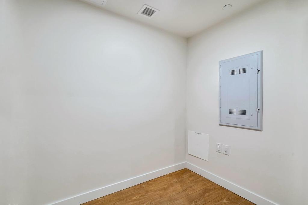 612-89 Nelson Street, Vancouver, BC