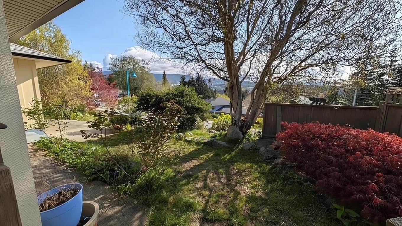5589 Medusa Place, Sechelt, BC