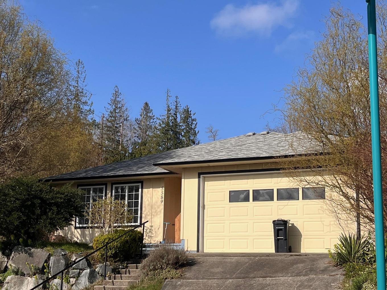 5589 Medusa Place, Sechelt, BC