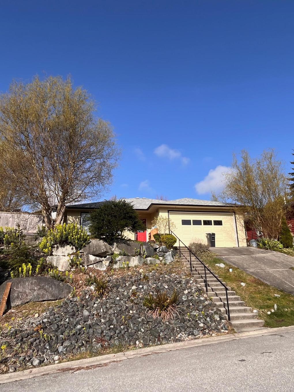 5589 Medusa Place, Sechelt, BC