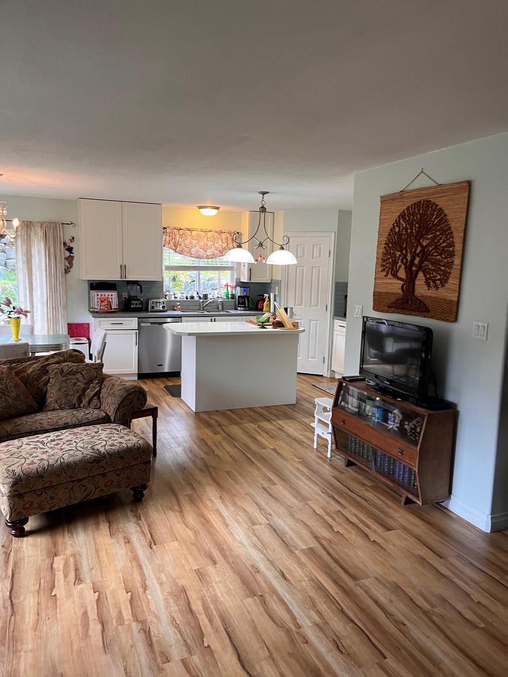 5589 Medusa Place, Sechelt, BC