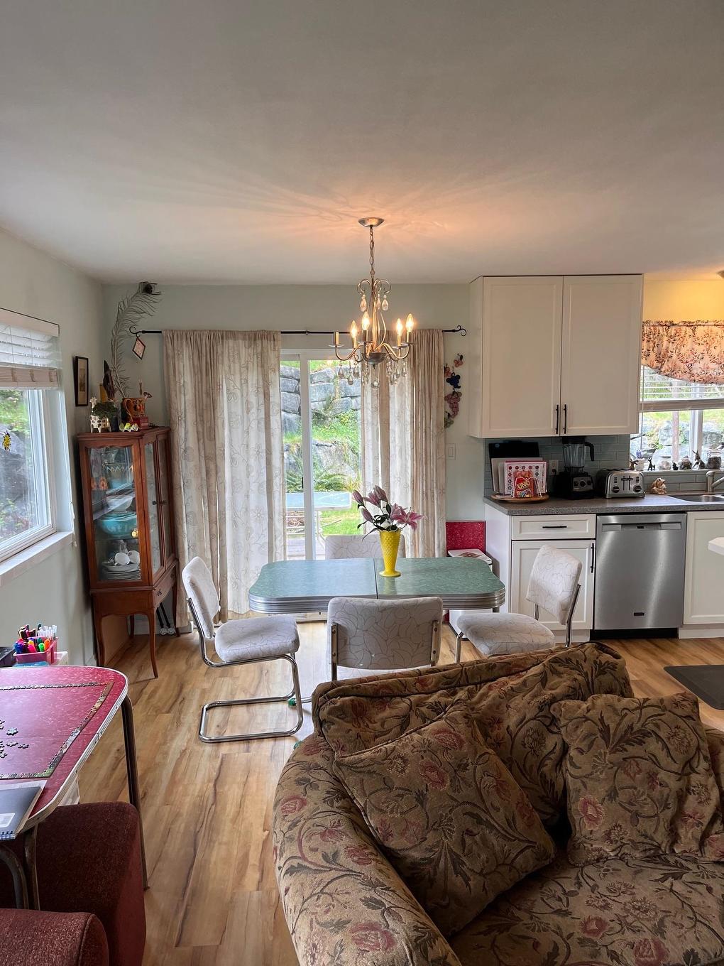 5589 Medusa Place, Sechelt, BC