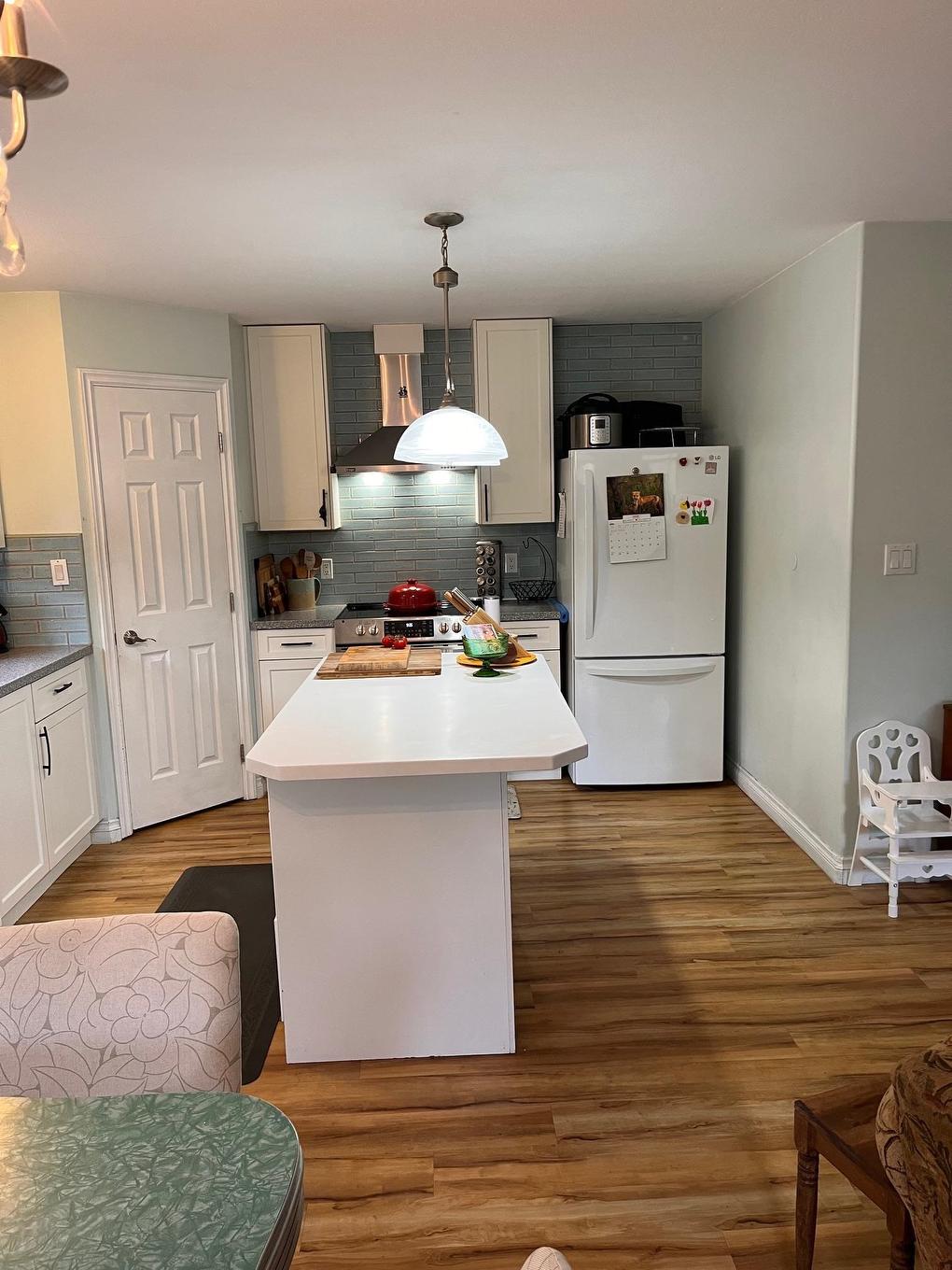 5589 Medusa Place, Sechelt, BC