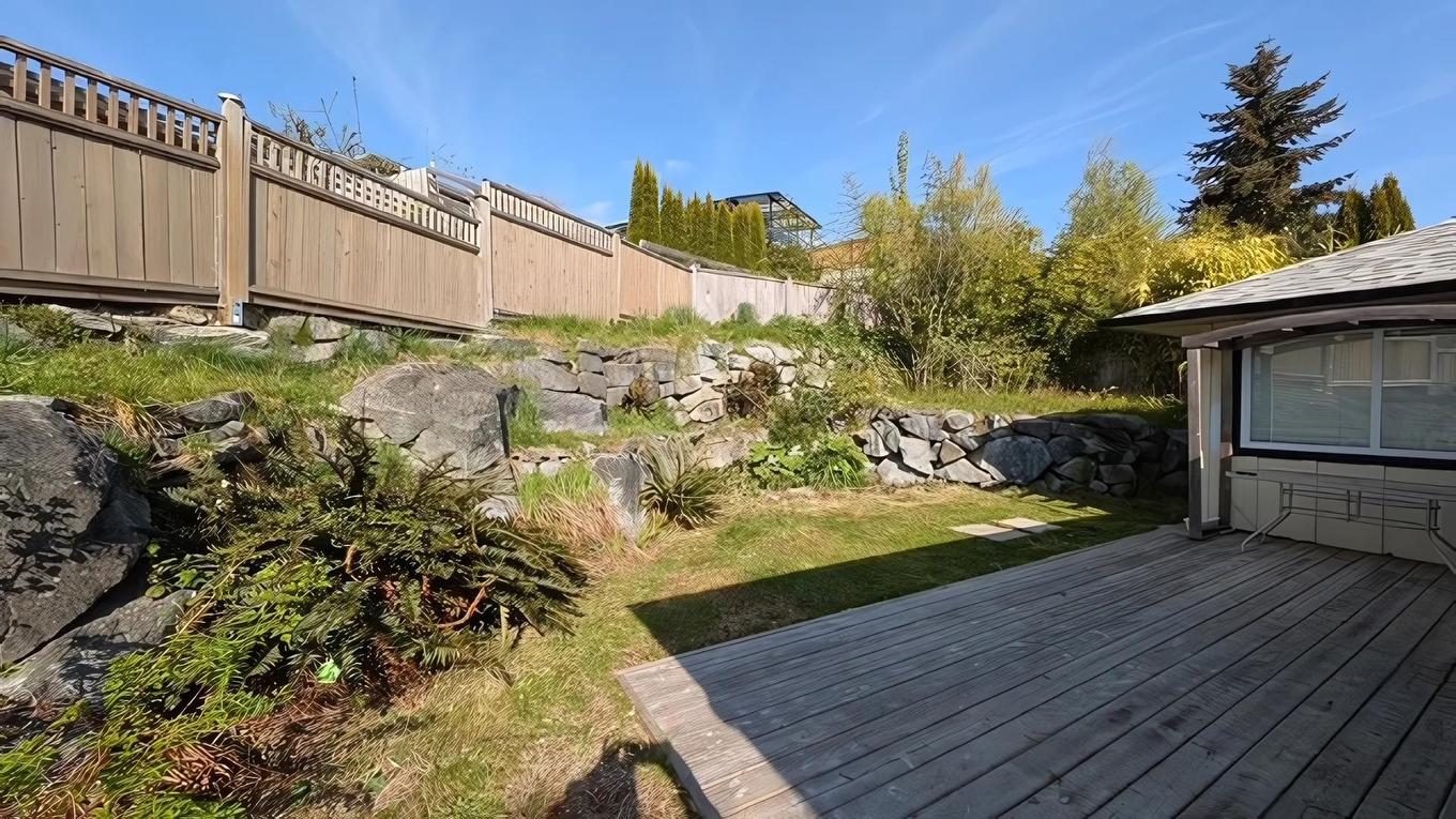 5589 Medusa Place, Sechelt, BC